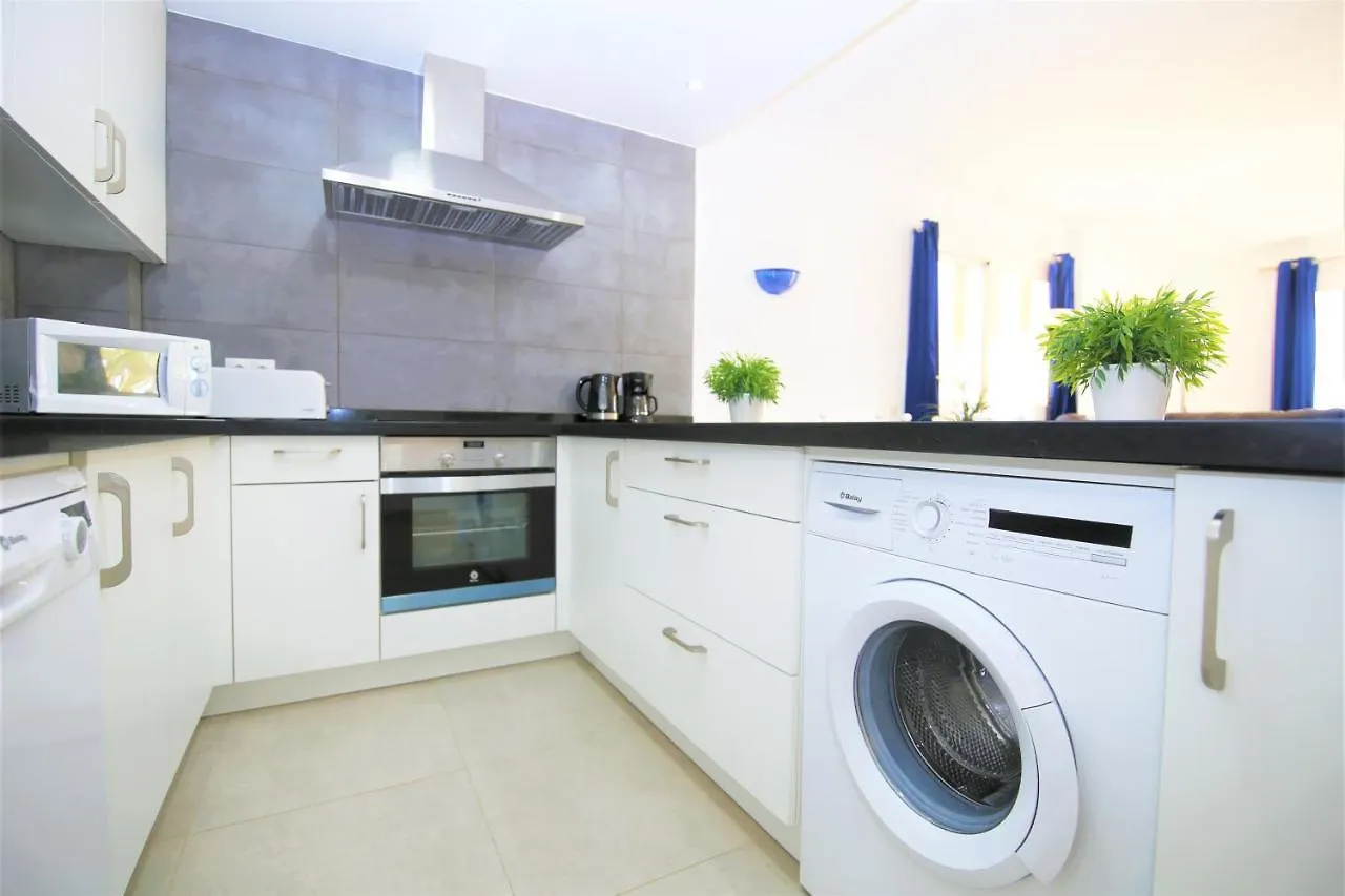Apartment Makai Estepona 0*,